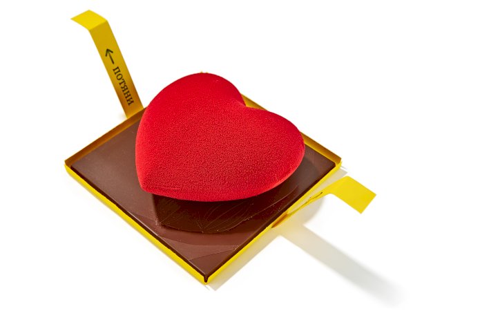Шоколадное сердце в коробке КРАСНОЕ